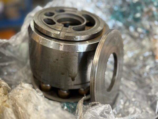 CYLINDER BLOCK COMPLETO DE BOMBA KAWASAKI KB113 - Image 4